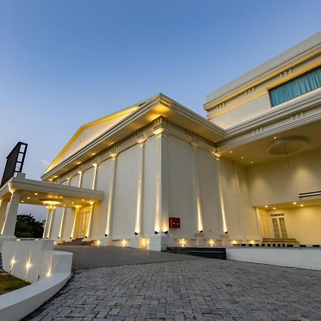 The Grand Monarch Hotel, Ujjain Exterior foto